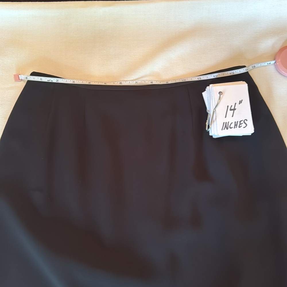 Tahari Classic Black Pencil Skirt - Petite 10 - Picture 8 of 9